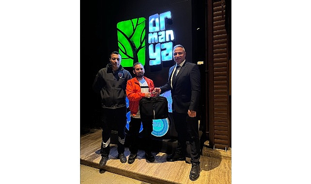 Ormanya’da düşürülen para dolu çanta sahibini buldu