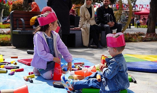 Saraçhane’de Özgürlük ve Demokrasi Şenliği Coşkusu Sürüyor