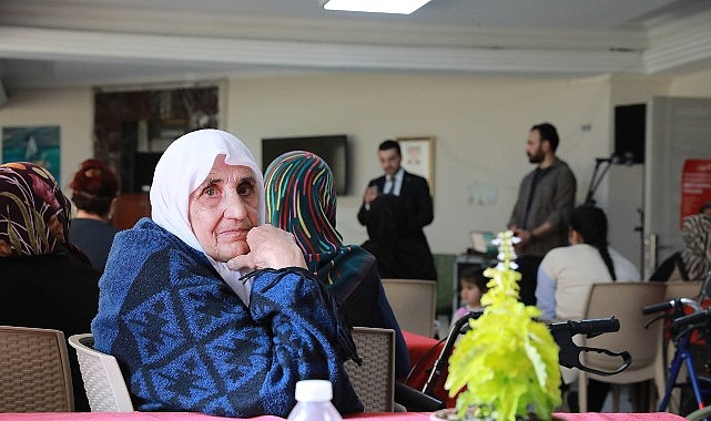 Anneler Günü’nde Huzurevi Sakinlerine Sürpriz Ziyaret