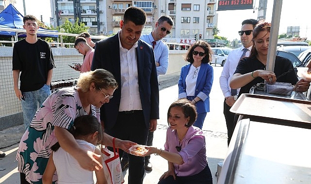 Karabağlar Belediyesi’nden Ferdi Zeyrek Anısına Lokma İkramı