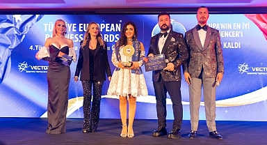 Avrupa’da Türk Gururu: Arzu Kaldı, “Avrupa’nın En İyi Influencer’ı” Seçildi!