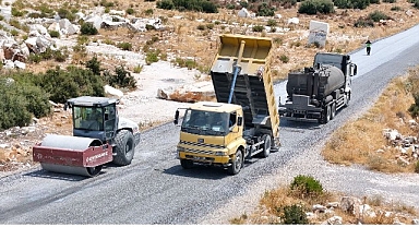 Başkan Çerçioğlu kırsal mahallelerde yol yenileme çalışmalarını sürdürüyor