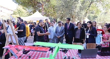 DEÜ’de “İkiz Dönüşümün İzinde Teknoloji ve Bilim Şenliği” coşkuyla başladı