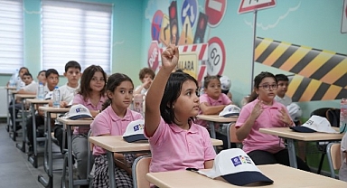 Geleceğin bilinçli sürücü ve yayaları yetiştiriliyor