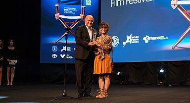 İnegöl Belediyesi Şehir Tiyatrosu Öğrencisinden Gururlandıran Başarı