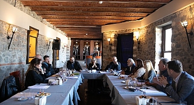 İzmir Şehir Tiyatroları Danışma Kurulu toplandı